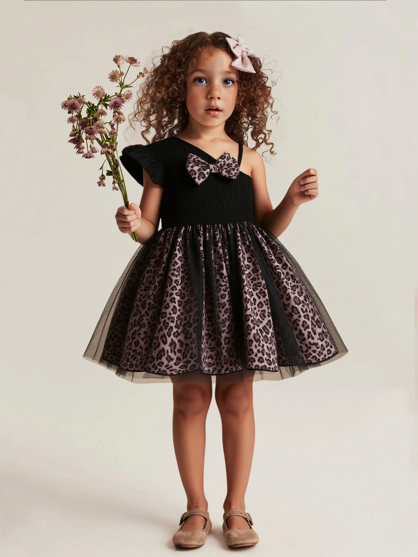 Girls’ Summer Fashion Dress: Off-Shoulder Bow with Lace-Trimmed Skirt